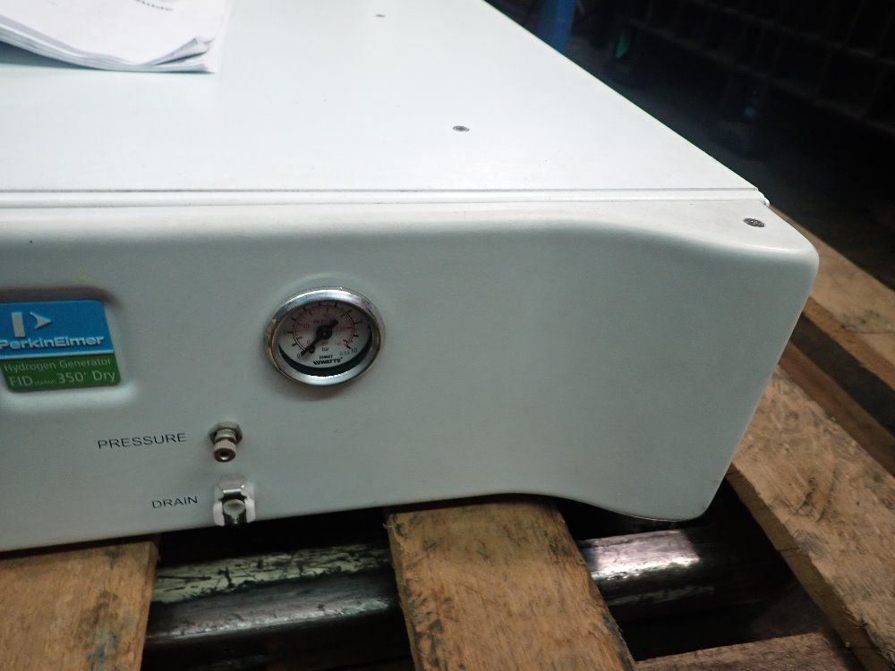 Perkin Elmer Hydrogen Generator Powers On