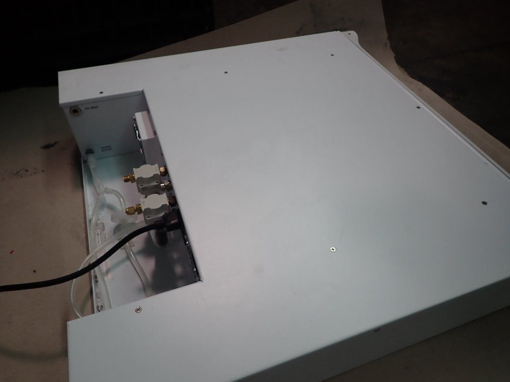 Perkin Elmer Hydrogen Generator Doesnt Have Full Set Of Cords Powers On