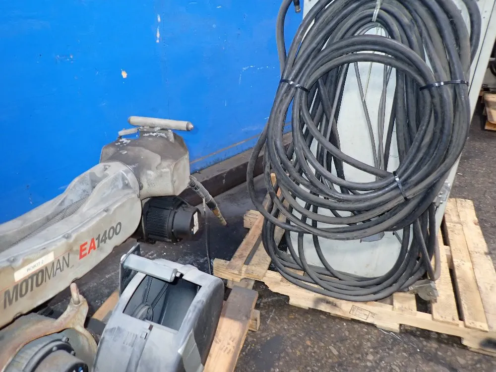 Motoman 2004 Motoman Yrea1400a02 Robot