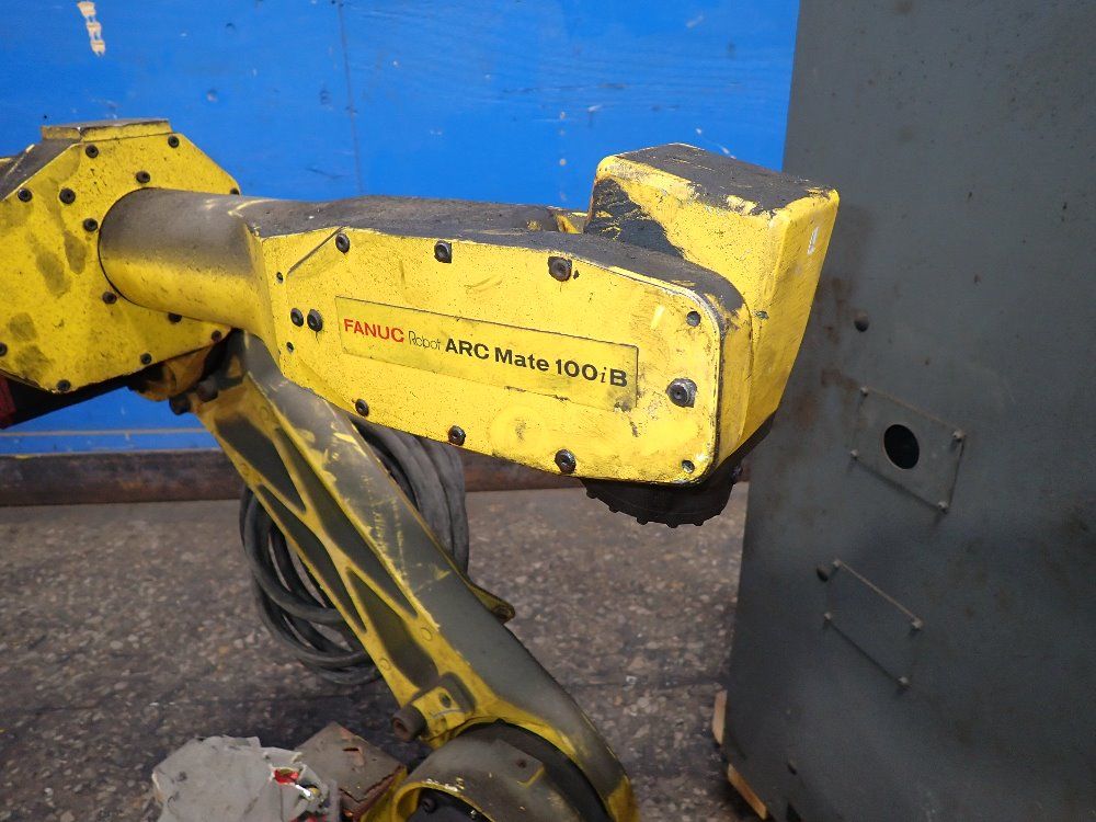 Fanuc 2001 Fanuc Arc Mate 100ib Robot