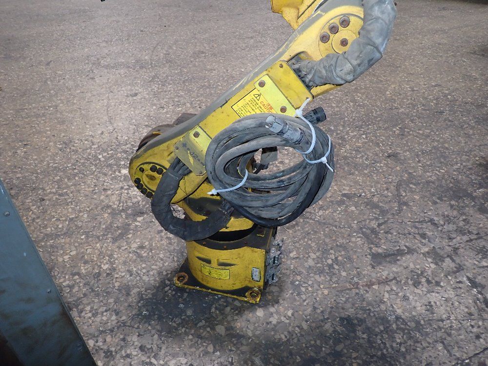 Fanuc 2001 Fanuc Arc Mate 100ib Robot