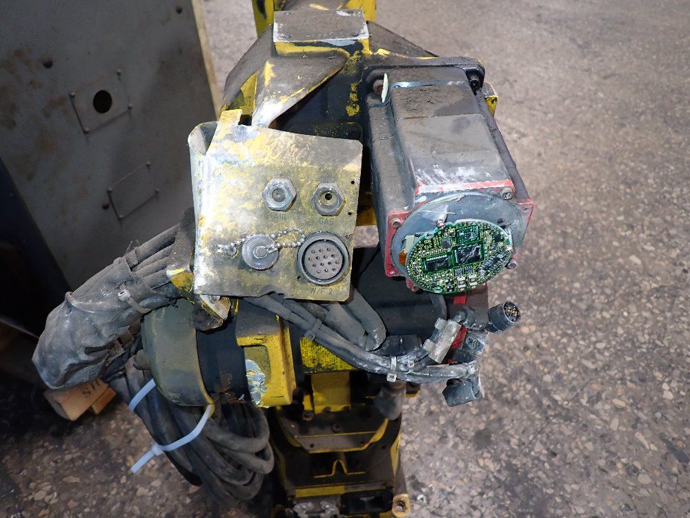 Fanuc 2001 Fanuc Arc Mate 100ib Robot