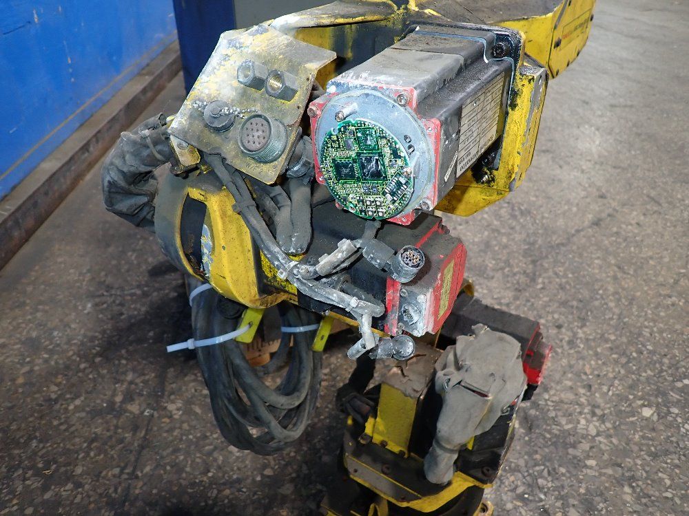 Fanuc 2001 Fanuc Arc Mate 100ib Robot