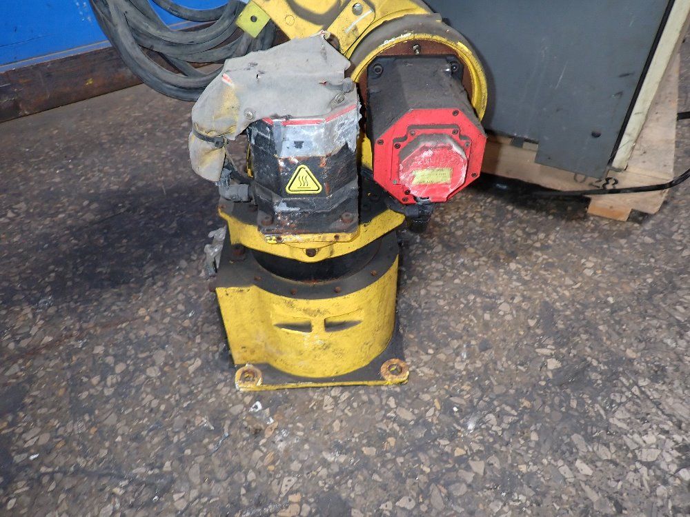 Fanuc 2001 Fanuc Arc Mate 100ib Robot