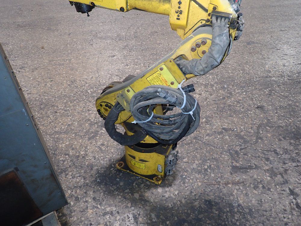 Fanuc 2001 Fanuc Arc Mate 100ib Robot