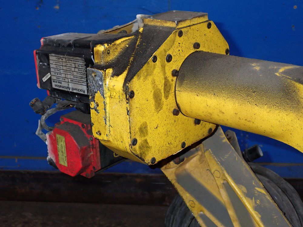 Fanuc 2001 Fanuc Arc Mate 100ib Robot