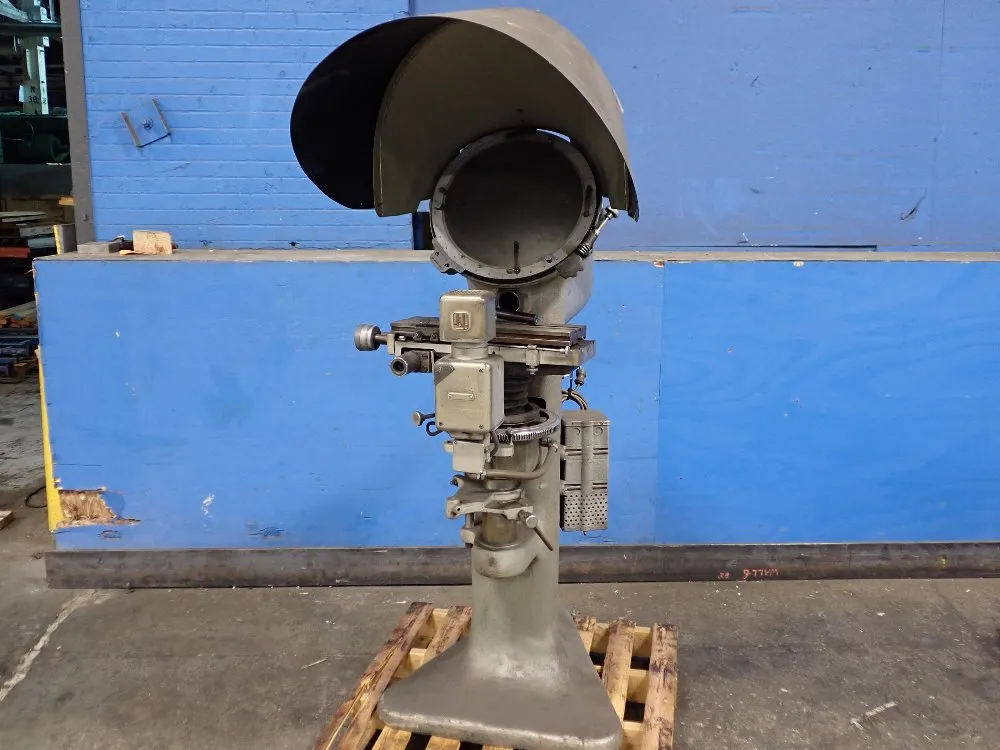 OPTICAL COMPARATOR