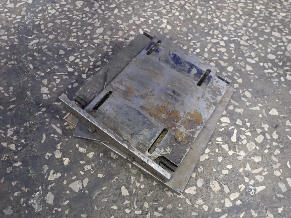 BASE PLATE