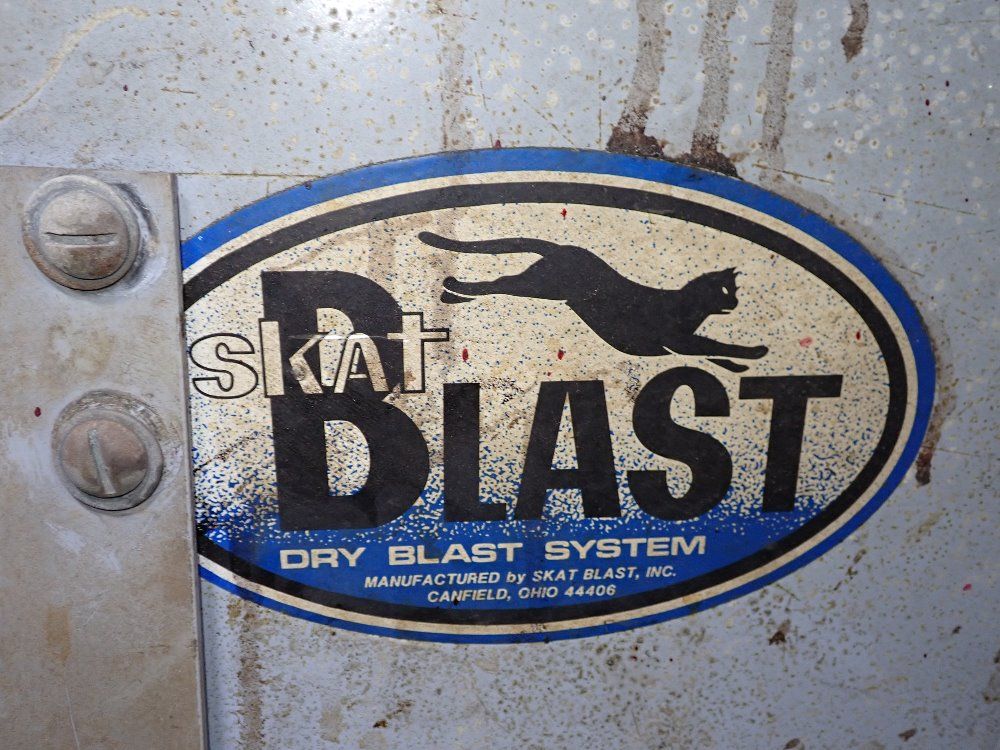 Skatblast 26" X 17" X 16" Blast Cabinet