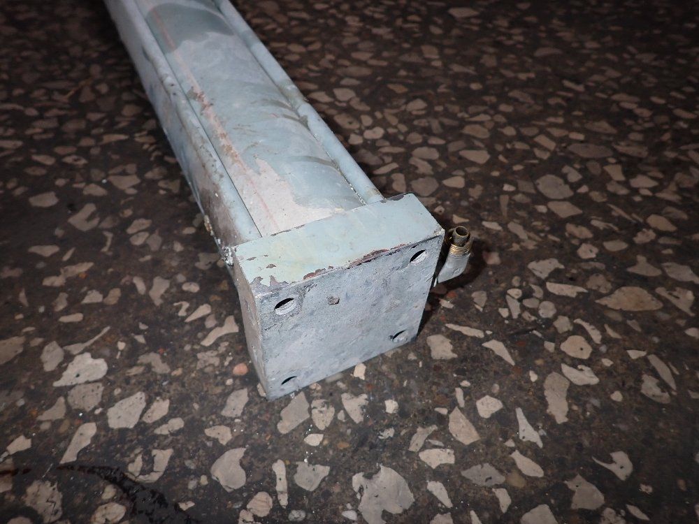  Pneumatic Cylinder