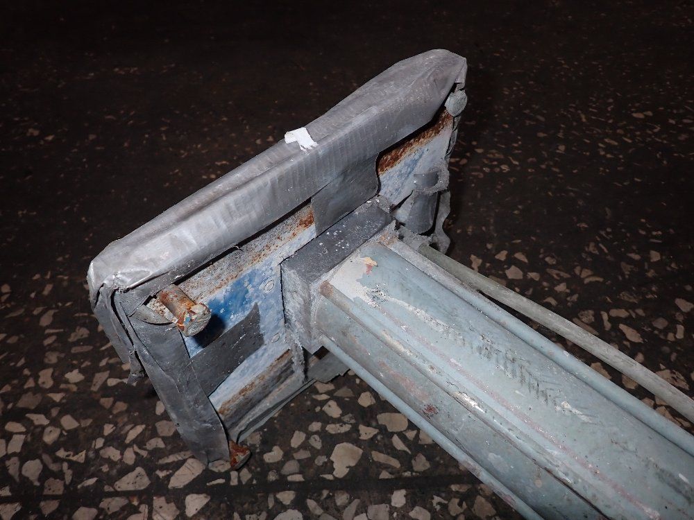  Pneumatic Cylinder