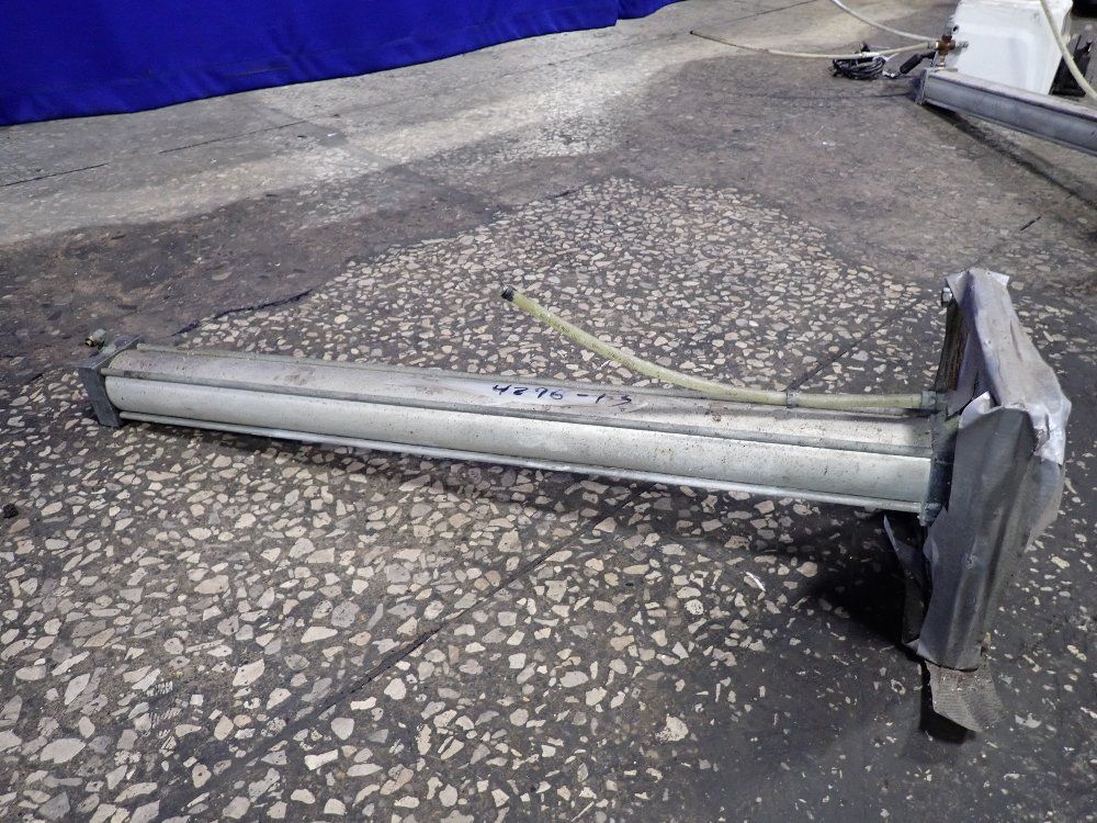  Pneumatic Cylinder