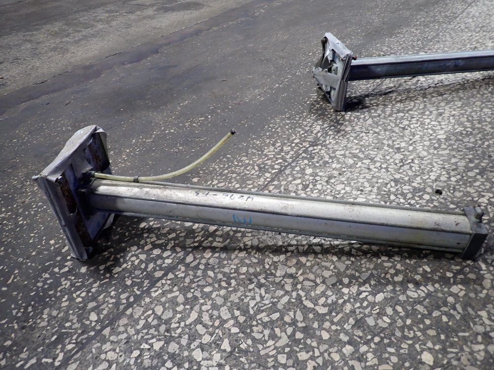  Pneumatic Cylinder