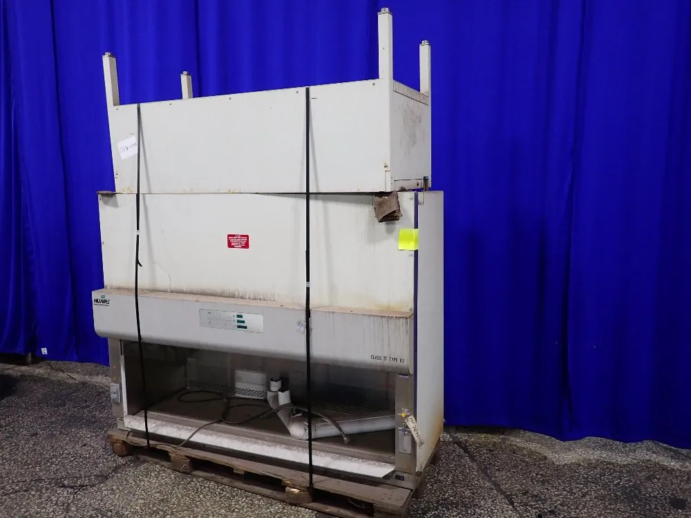 FUME HOOD