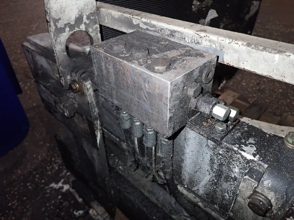 Cascade Carton Clamp