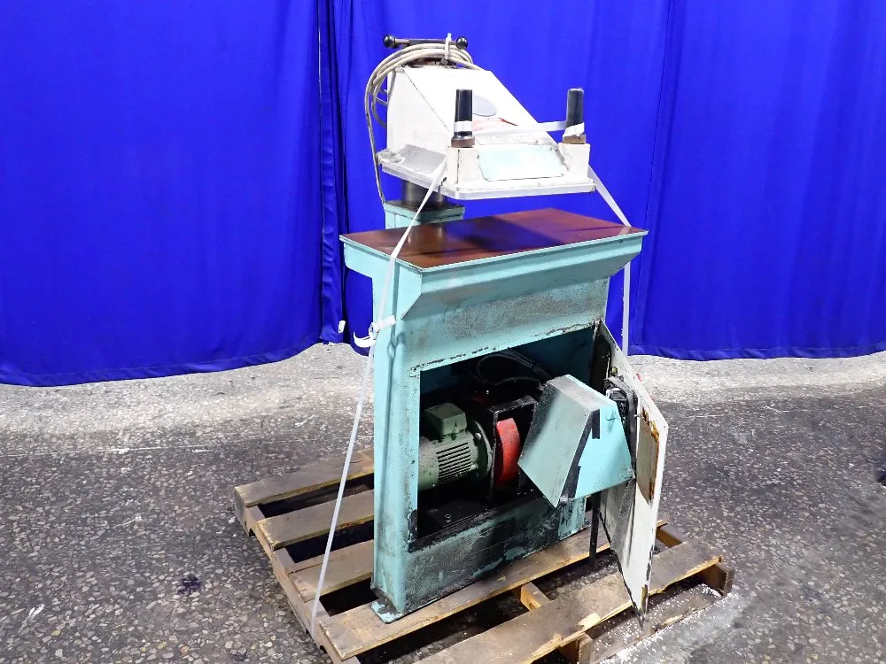 CLICKER PRESS