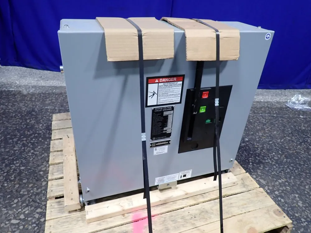 CIRCUIT BREAKER