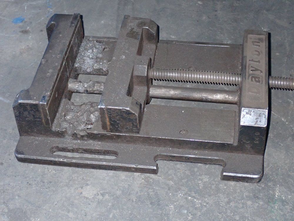 Dayton 8" 8" Vise