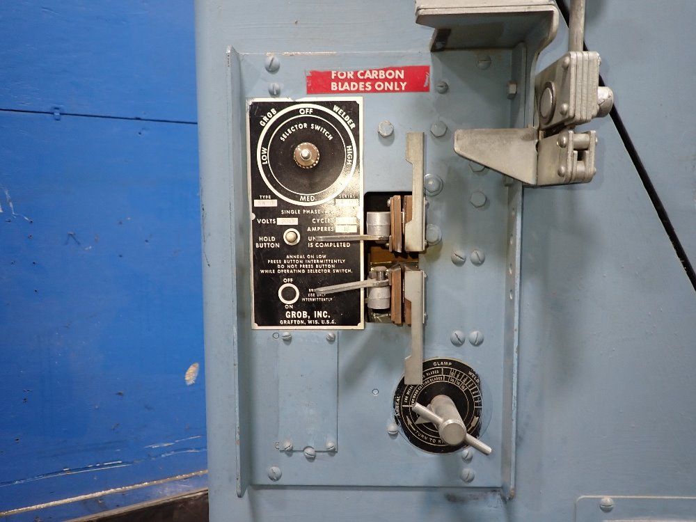 Grob 36 1/2" 1981 Grob 4v-36 Vertical Band Saw - 4v-36