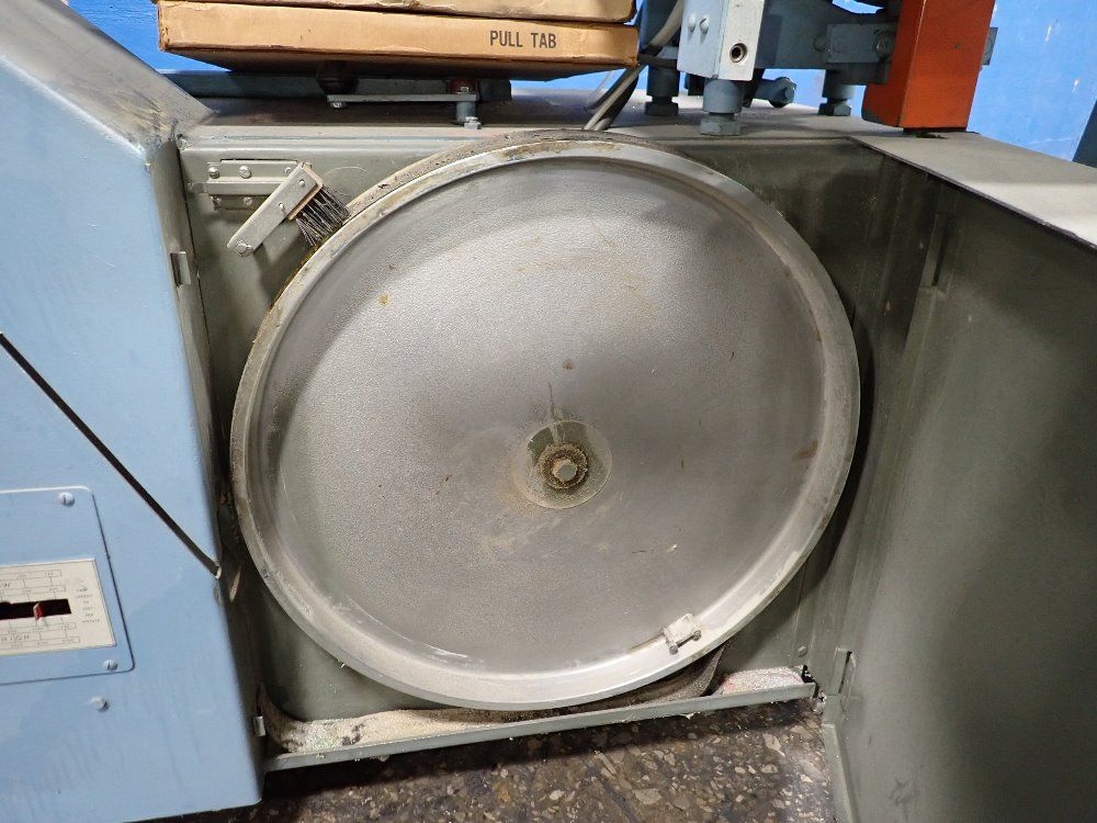 Grob 36 1/2" 1981 Grob 4v-36 Vertical Band Saw - 4v-36