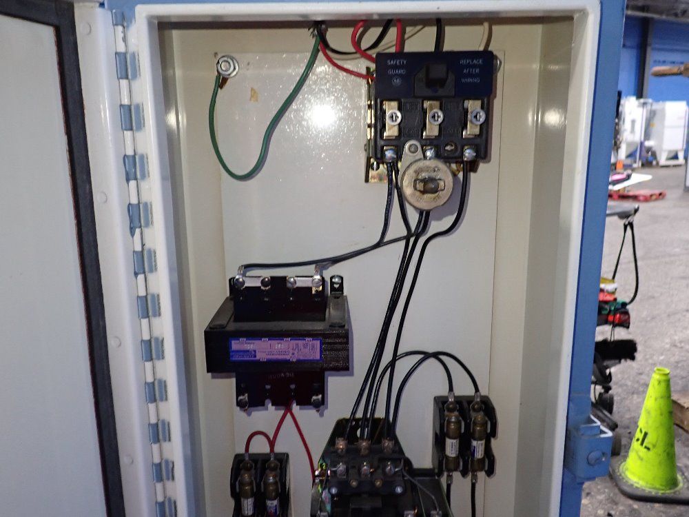 Grob 36 1/2" 1981 Grob 4v-36 Vertical Band Saw - 4v-36