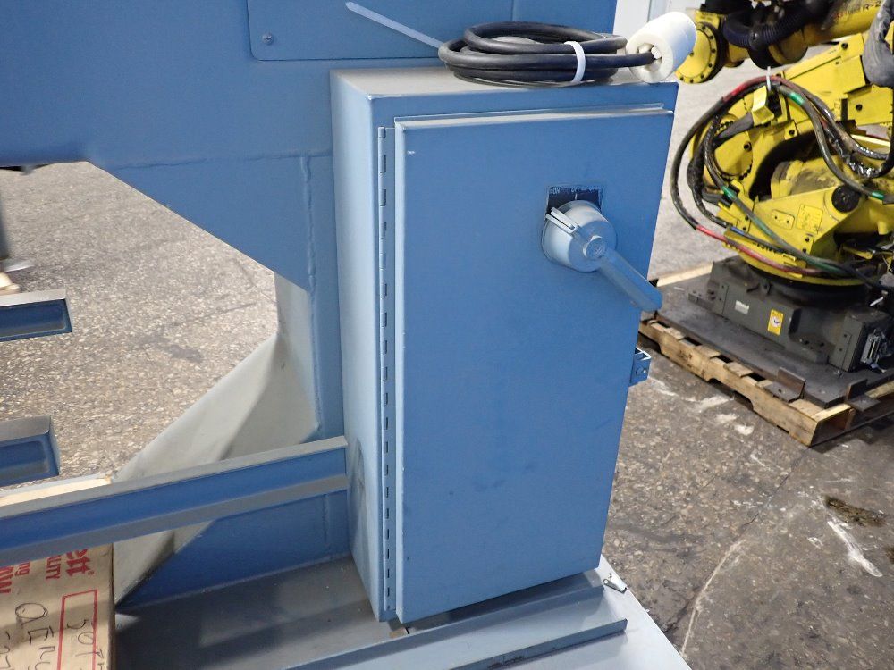 Grob 36 1/2" 1981 Grob 4v-36 Vertical Band Saw - 4v-36