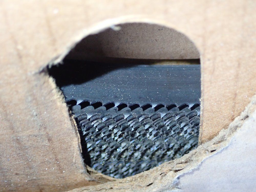 Grob 36 1/2" 1981 Grob 4v-36 Vertical Band Saw - 4v-36