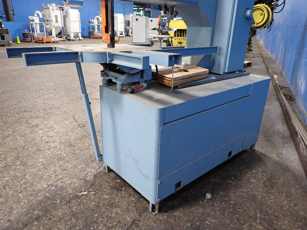 Grob 36 1/2" 1981 Grob 4v-36 Vertical Band Saw - 4v-36