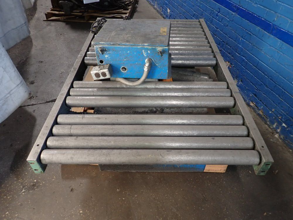 Roach Conveyors Lift Table