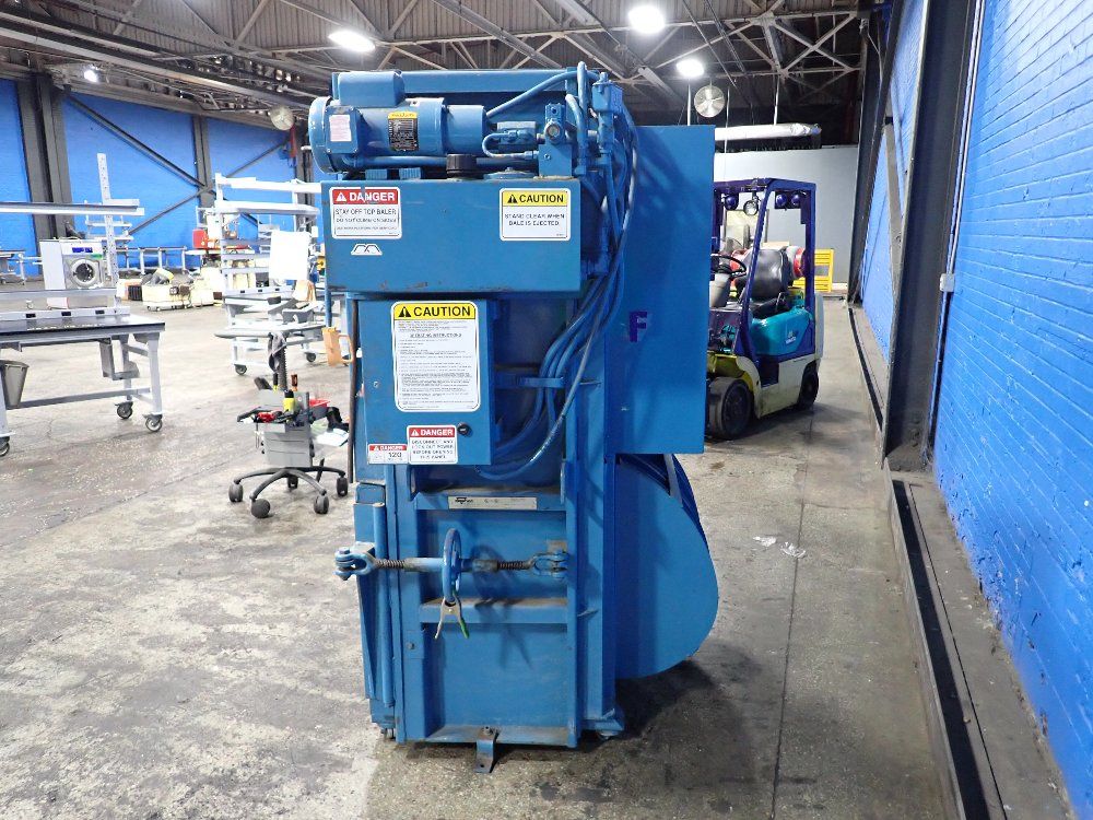 Marathon 4224 Baler - 4224