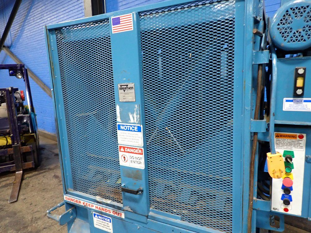 Marathon 4224 Baler - 4224