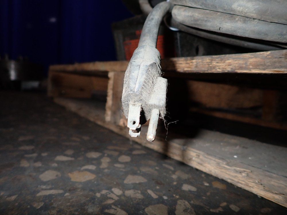 Dumore 1 Hp Tool Post Grinder - 12-010