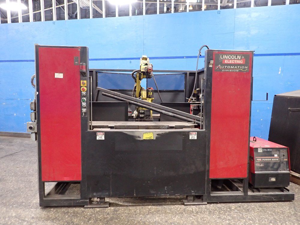 Fanuclincoln Electric 2005 Fanuclincoln Electric Arc Mate 100ib6s Robot Welding Cell