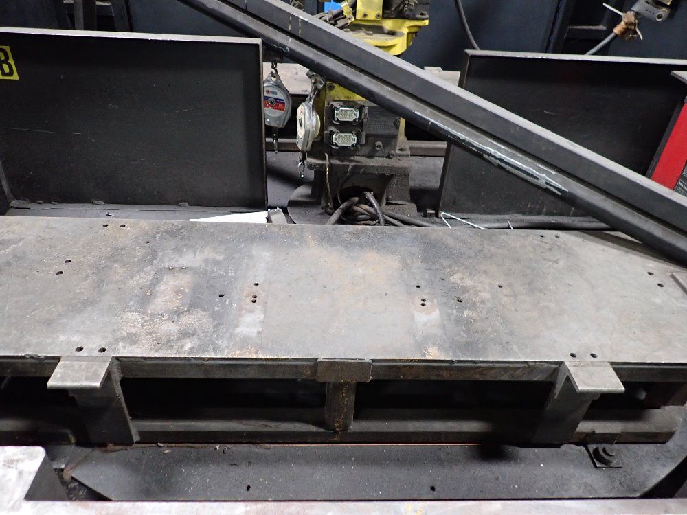 Fanuclincoln Electric 2005 Fanuclincoln Electric Arc Mate 100ib6s Robot Welding Cell