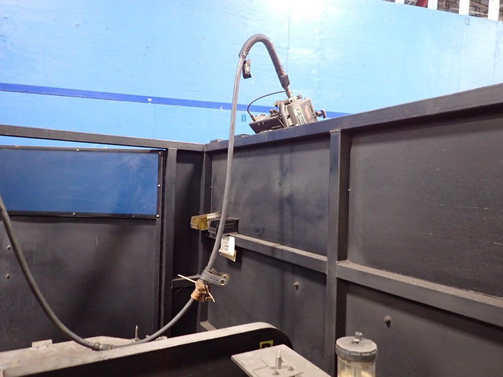 Fanuclincoln Electric 2005 Fanuclincoln Electric Arc Mate 100ib6s Robot Welding Cell