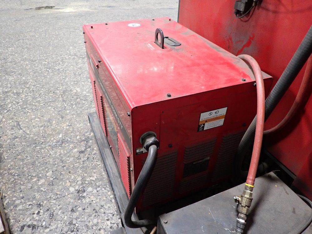 Fanuclincoln Electric 2005 Fanuclincoln Electric Arc Mate 100ib6s Robot Welding Cell