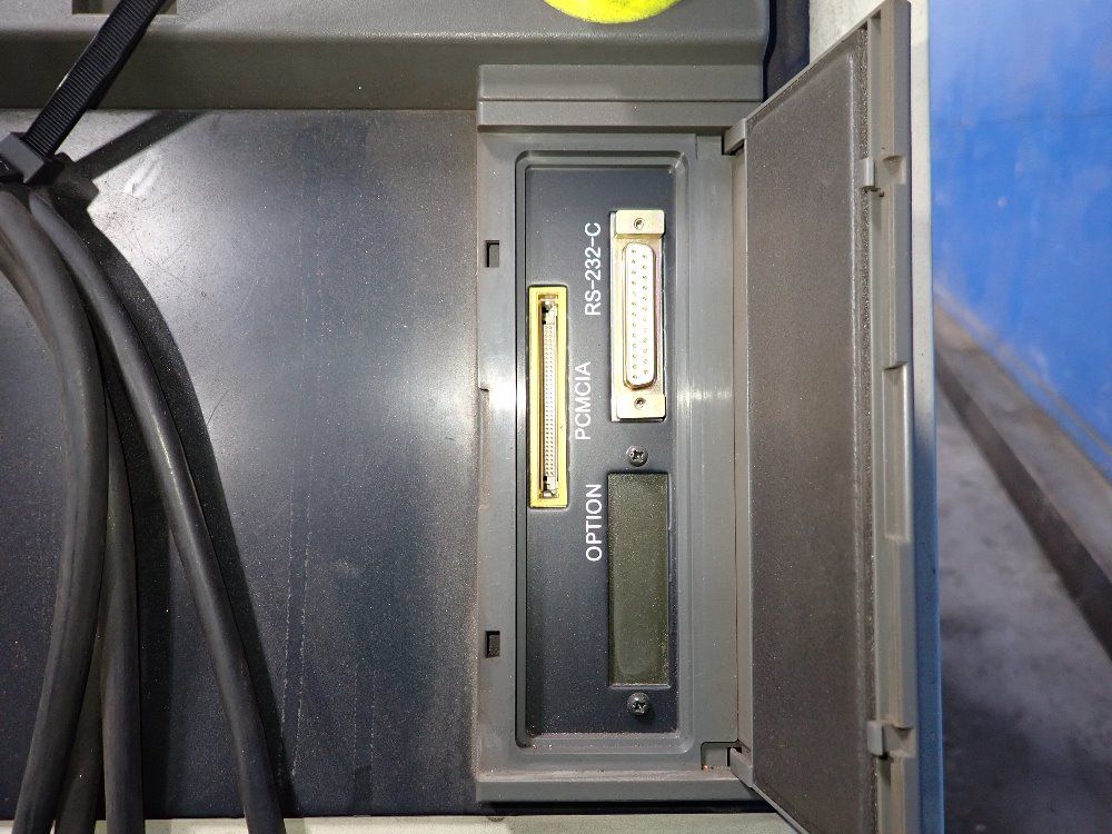 Fanuclincoln Electric 2005 Fanuclincoln Electric Arc Mate 100ib6s Robot Welding Cell