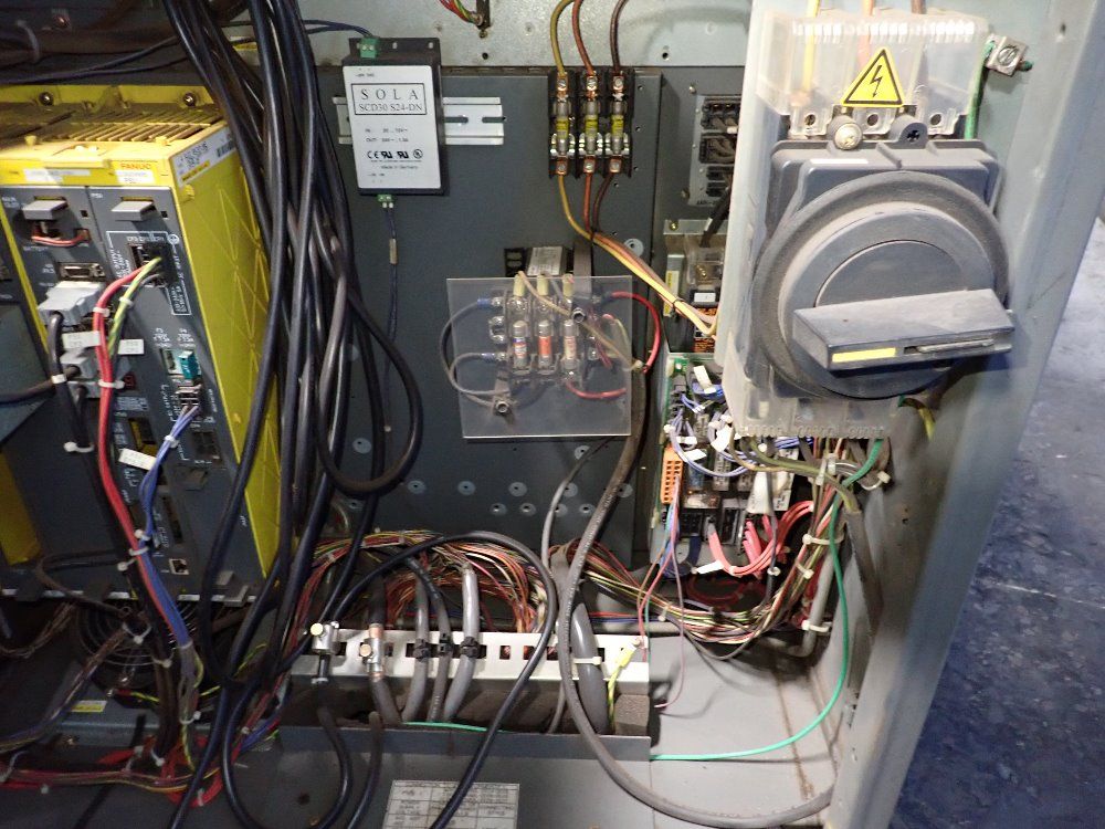 Fanuclincoln Electric 2005 Fanuclincoln Electric Arc Mate 100ib6s Robot Welding Cell