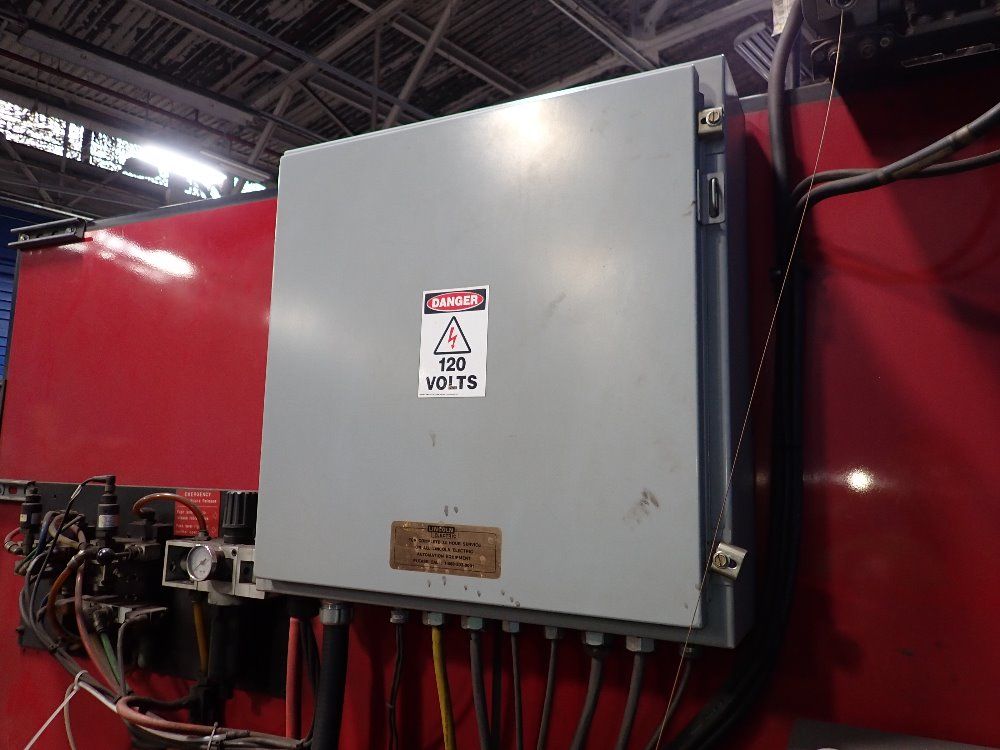 Fanuclincoln Electric 2005 Fanuclincoln Electric Arc Mate 100ib6s Robot Welding Cell