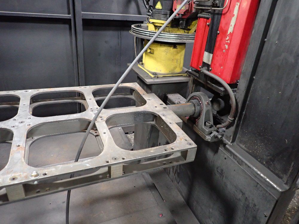 Fanuclincoln Electric 2007 Fanuclincoln Electric Arc Mate 100ibe Robot Welding Cell