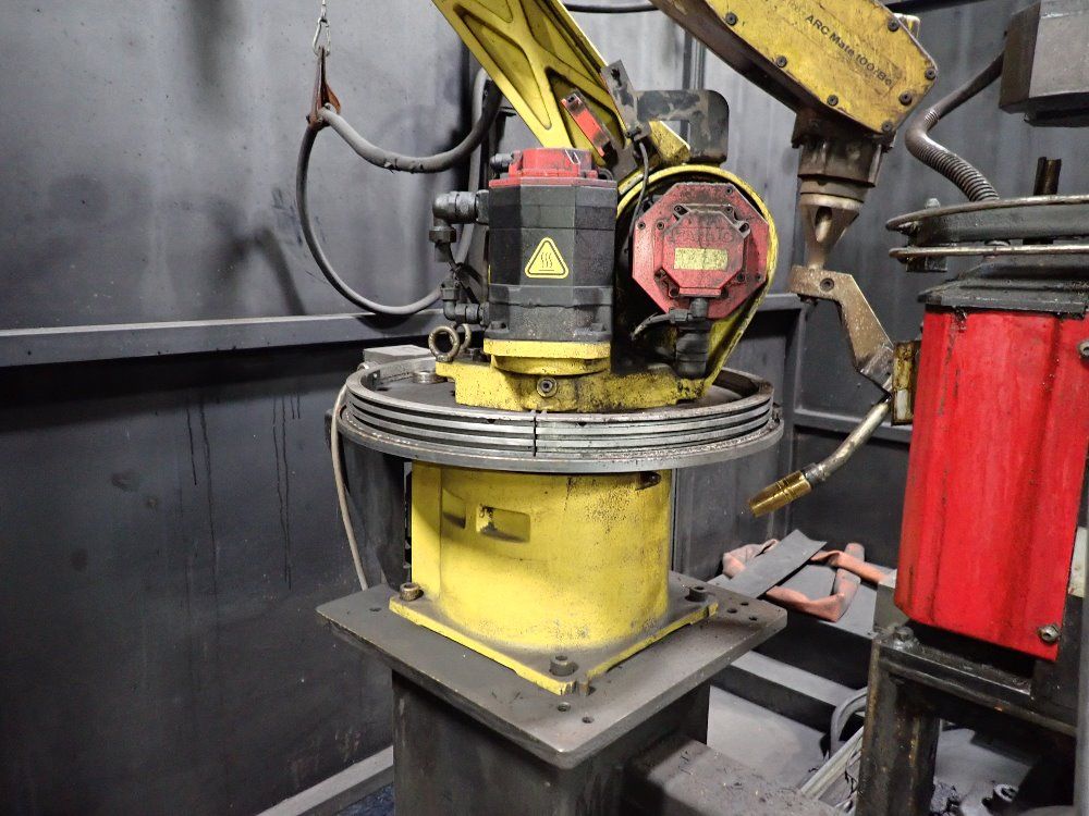 Fanuclincoln Electric 2007 Fanuclincoln Electric Arc Mate 100ibe Robot Welding Cell