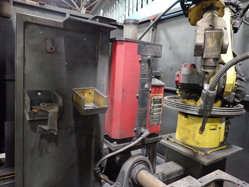 Fanuclincoln Electric 2007 Fanuclincoln Electric Arc Mate 100ibe Robot Welding Cell