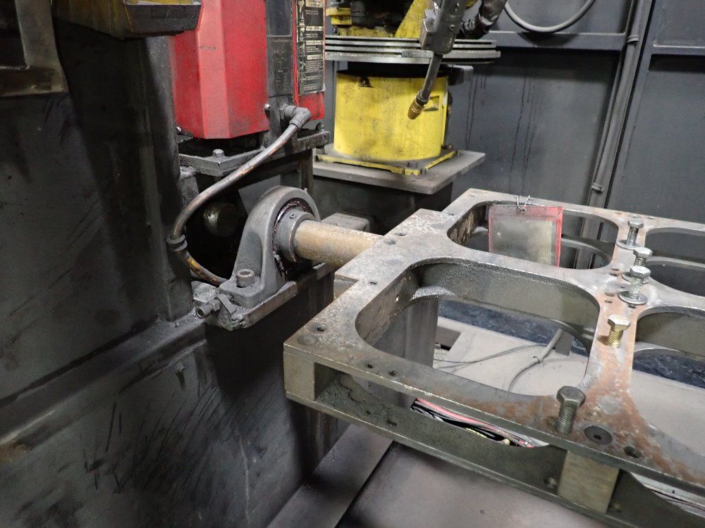 Fanuclincoln Electric 2007 Fanuclincoln Electric Arc Mate 100ibe Robot Welding Cell