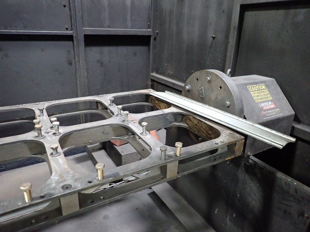 Fanuclincoln Electric 2007 Fanuclincoln Electric Arc Mate 100ibe Robot Welding Cell