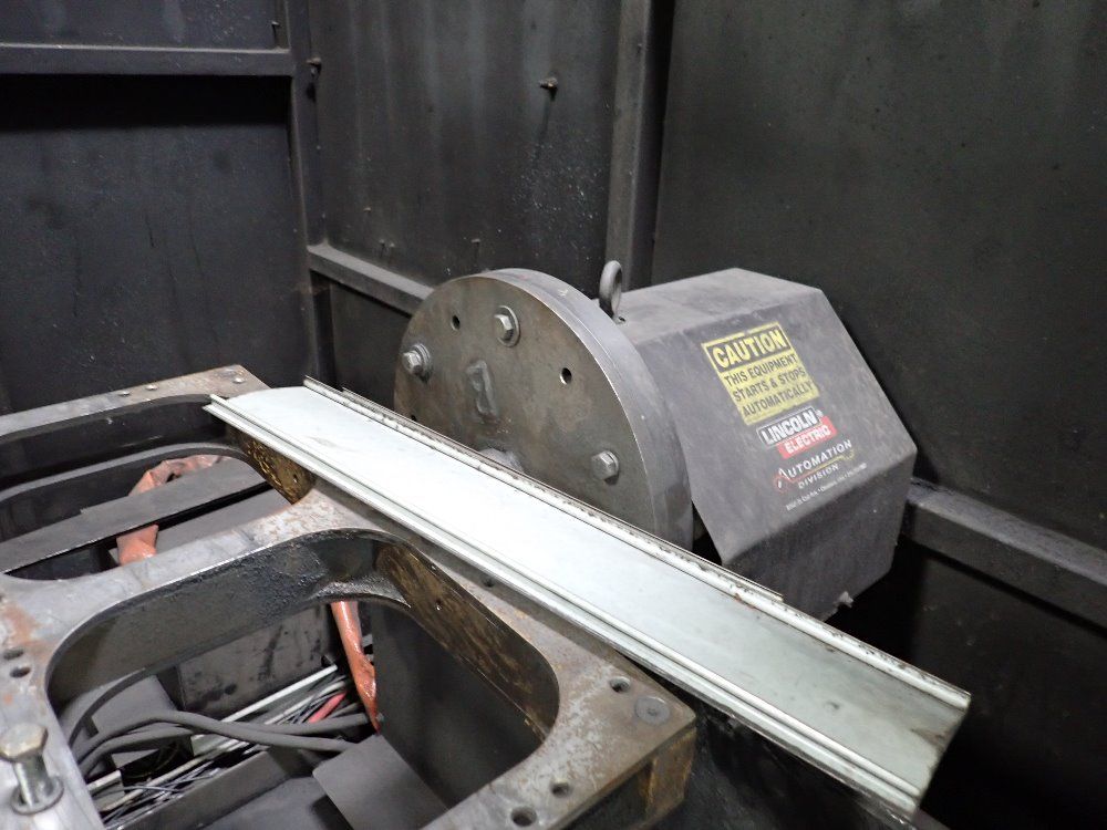 Fanuclincoln Electric 2007 Fanuclincoln Electric Arc Mate 100ibe Robot Welding Cell