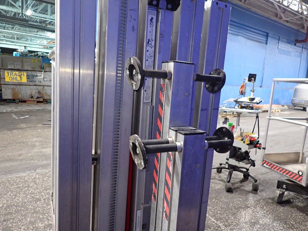 Reachcraft Manlift