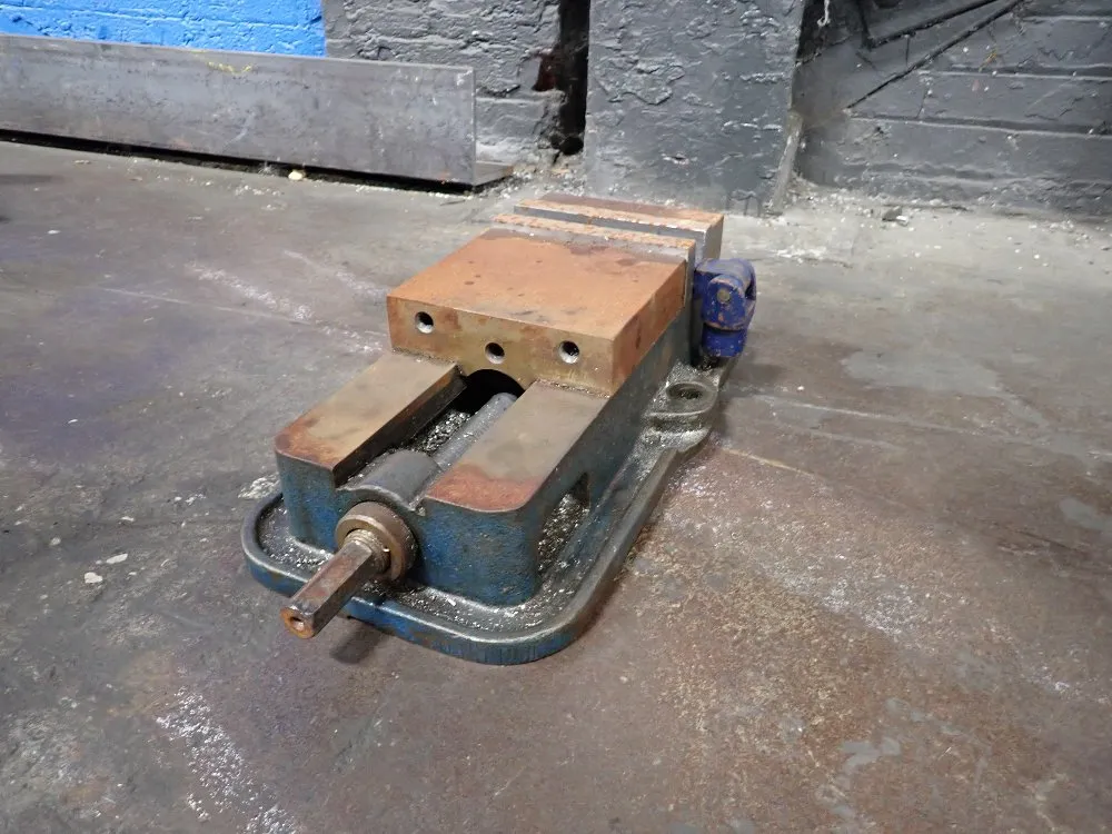 6" VISE