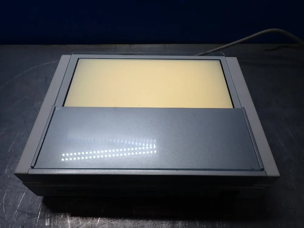 Vwr Scientific Products 115v, 60hz, 0.375 Amps Transilluminator (powers On) - Vmr Tw-26