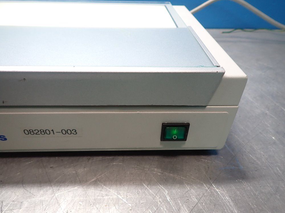 Vwr Scientific Products 115v, 60hz, 0.375 Amps Transilluminator (powers On) - Vmr Tw-26