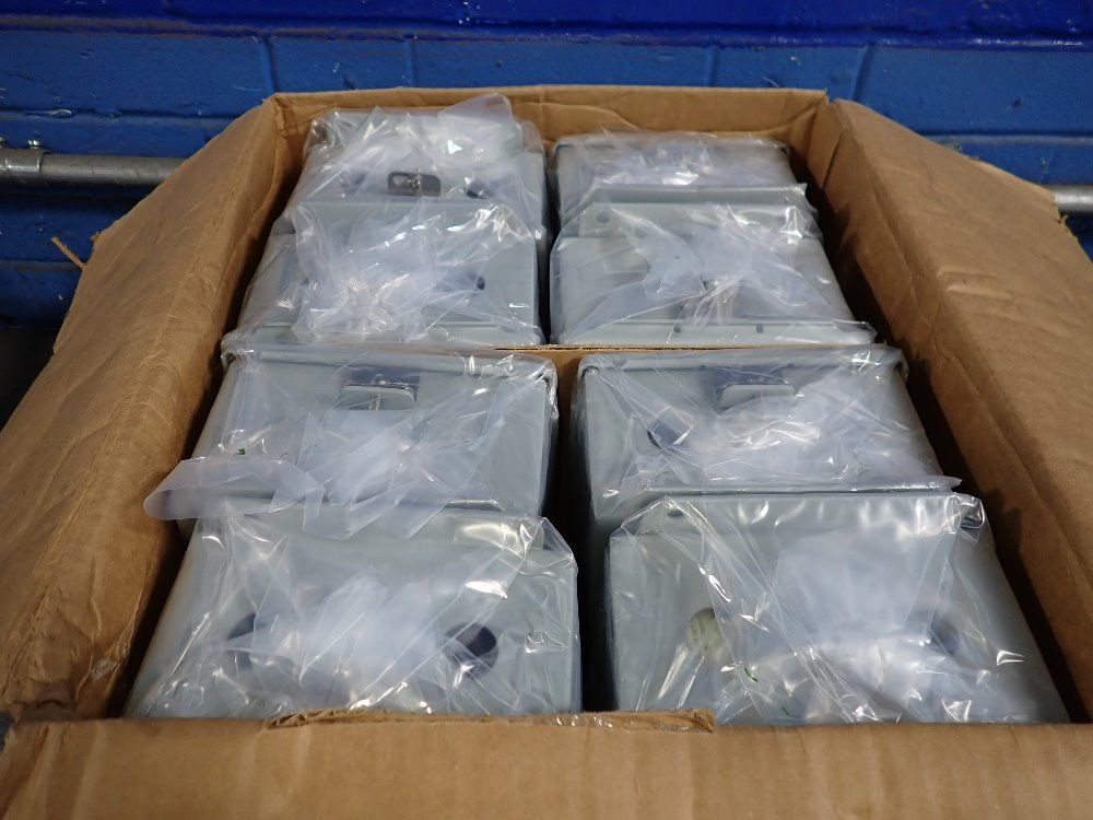 Nvent Aprox. 5 1/2" X 7 1/2" X 3" Electrical Enclosures - A806chnf